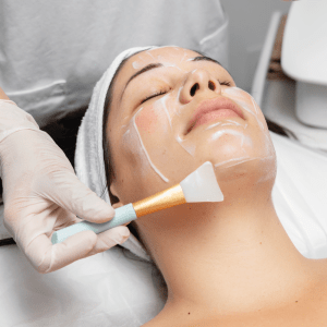 LoveMe Health and Wellness center, centro estetico bogota, bogota, centro estetico, tratamientos esteticos, servicios esteticos, col esthetics, bogota, tratamientos faciales, tratamientos corporales, Dra. Luisa Mejia, acido hialuronico, Ellanse, Harmonyca, Radiesse, Sculptra, toxina butolinica, peeling quimico, peeling hidratante, revitalizante, acne, anti acne, antienvejecimiento