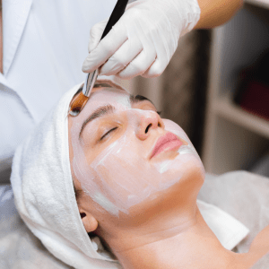 LoveMe Health and Wellness center, centro estetico bogota, bogota, centro estetico, tratamientos esteticos, servicios esteticos, col esthetics, bogota, tratamientos faciales, tratamientos corporales, Dra. Luisa Mejia, acido hialuronico, Ellanse, Harmonyca, Radiesse, Sculptra, toxina butolinica, peeling quimico, peeling hidratante, revitalizante, acne, anti acne, antienvejecimiento, fotoreparador